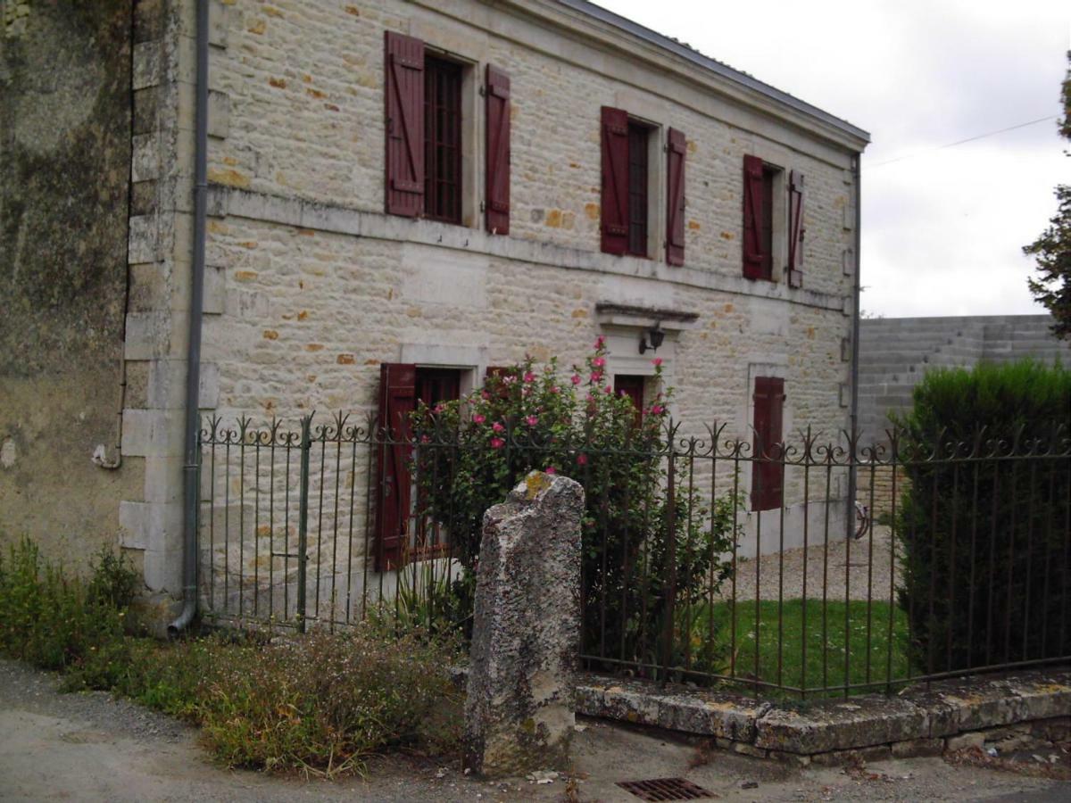 Villa Gite De Sansais Exterior foto